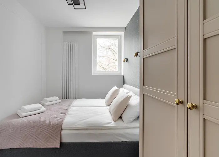 Flatbook - City Center Apartments Scala Moderna